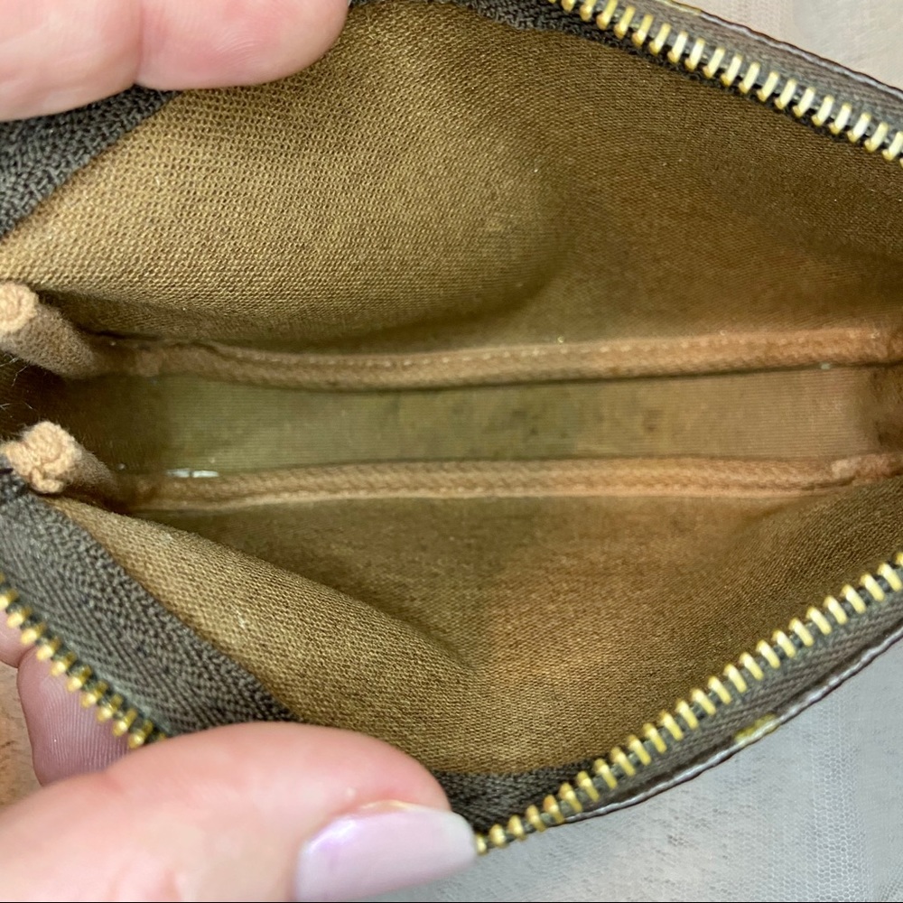 ✨HP✨ LV ♣️ Mini Pochette - Picture 6 of 8